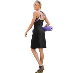 Athleta Sporty Halter Style Built in Bra Athleisure Casual Dress Black Small